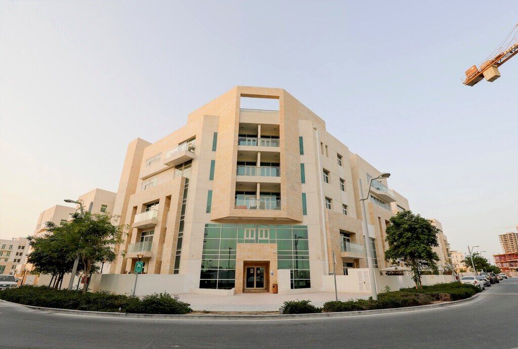 4 floors Ready building in Fox Hills Lusail offers residential units of 1 bedroom, 2  and 3 bedrooms  for sale with 5 Years Payment Schedule. 
