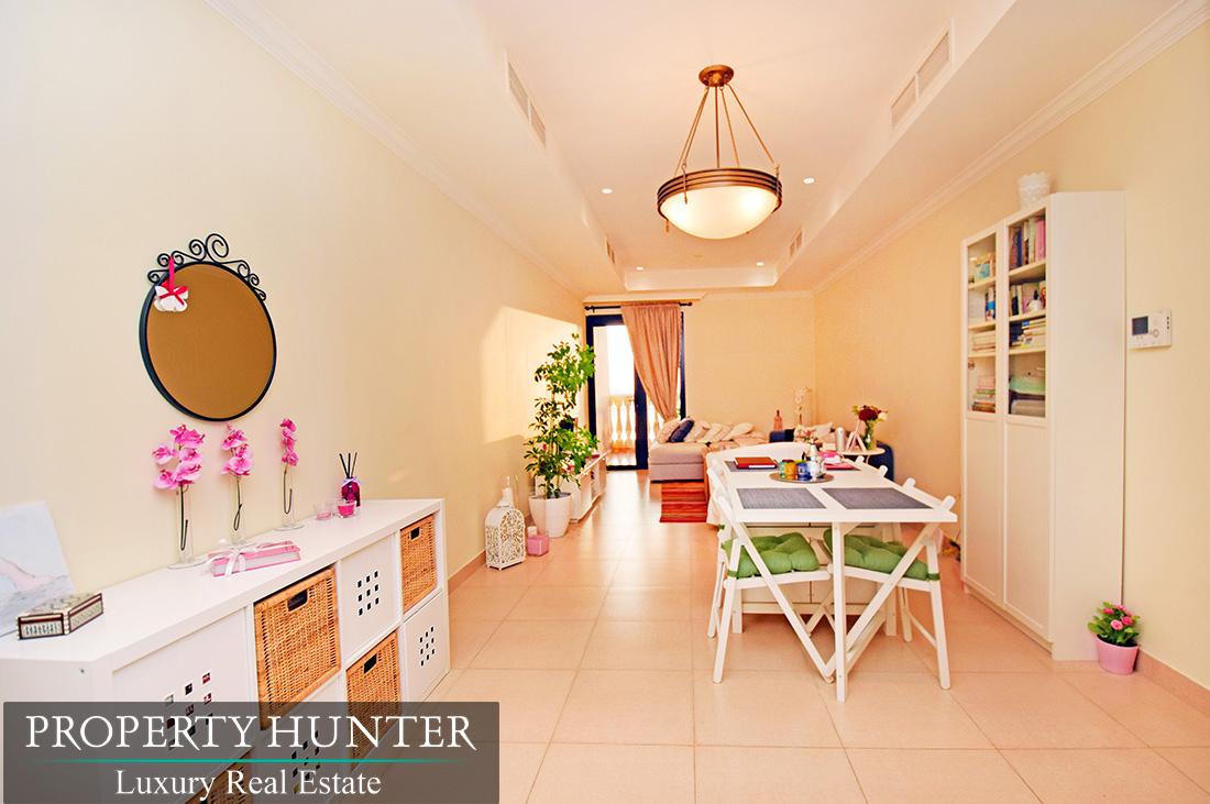 Ideally Situated Sea View Apartment 