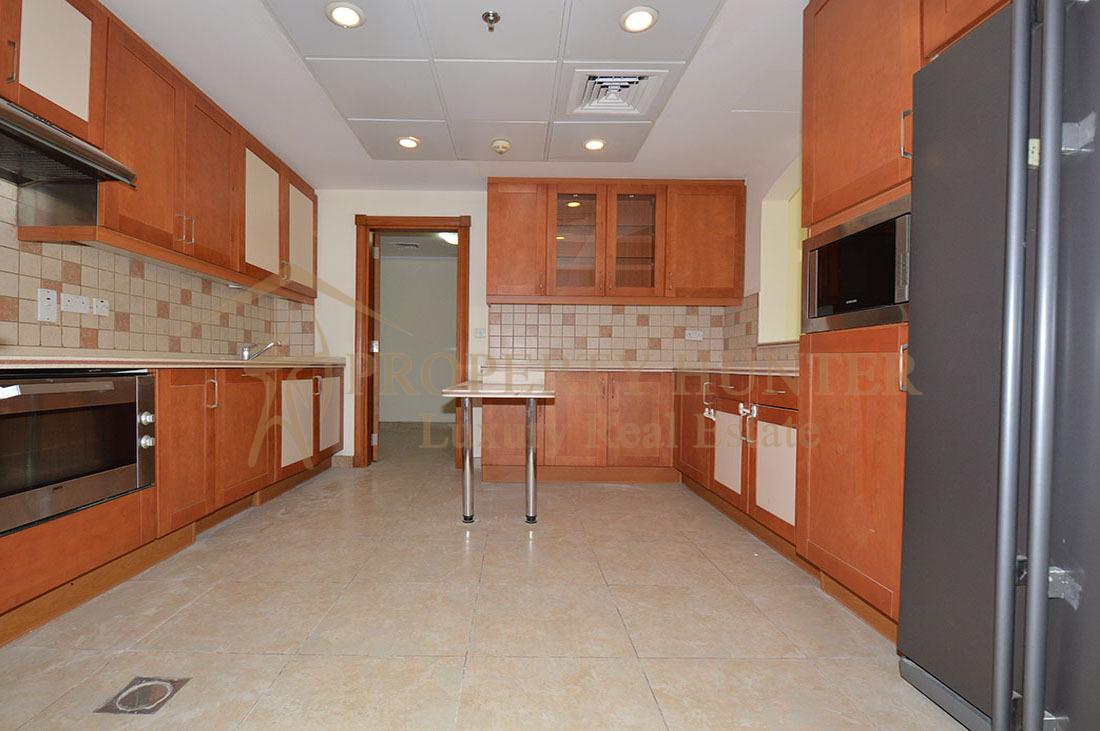 Property For Sale 3 Bedrooms Apartment on Marina 
