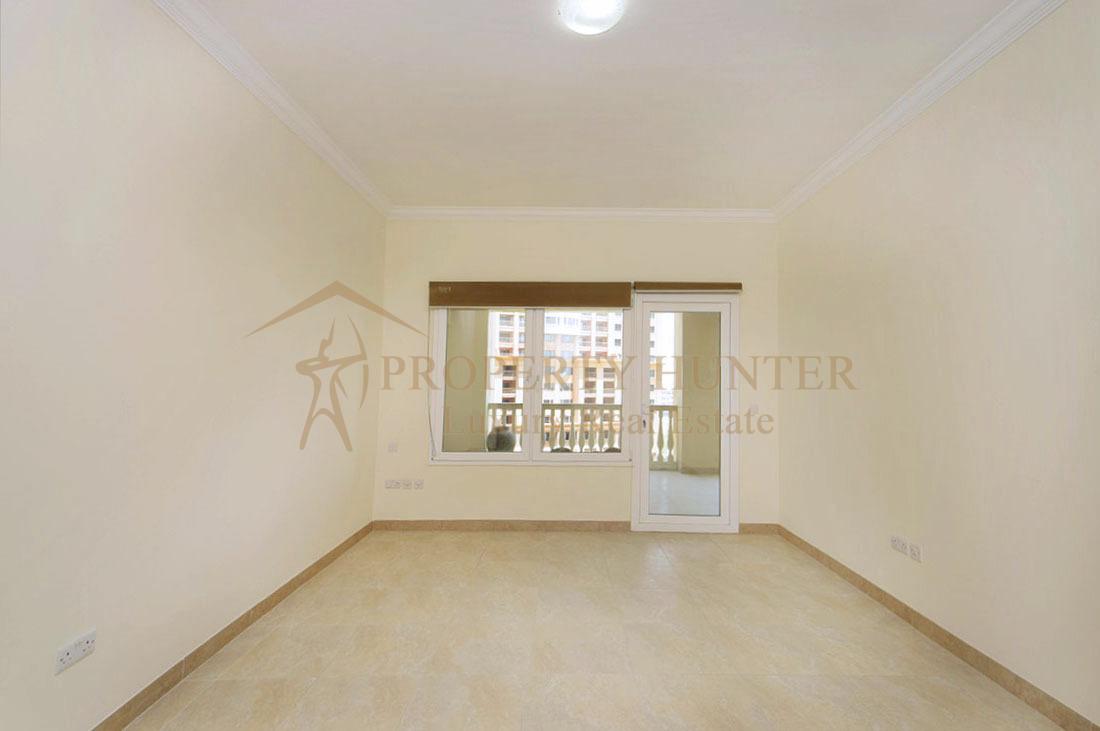 شقة  2 غرف في اللؤلؤة قطر اطلالة المارينا وبركة السباحة 