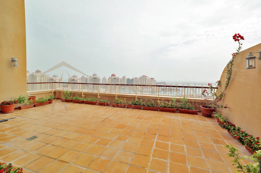 2 bedrooms Apartment for sale In the Pearl 