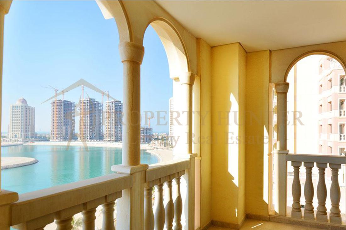 آپارتمان با نمای مارینا برای فروش در برج ساحلی